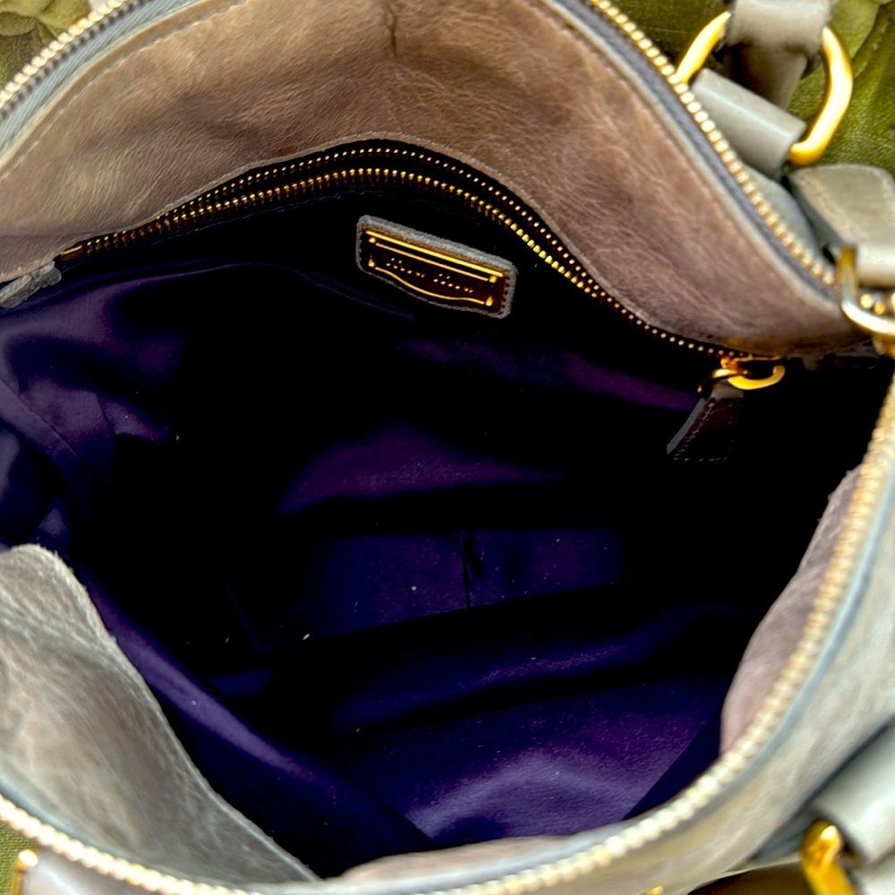 Miu Miu light grey Vitello large tote/crossbody bag - Picture 6 of 7